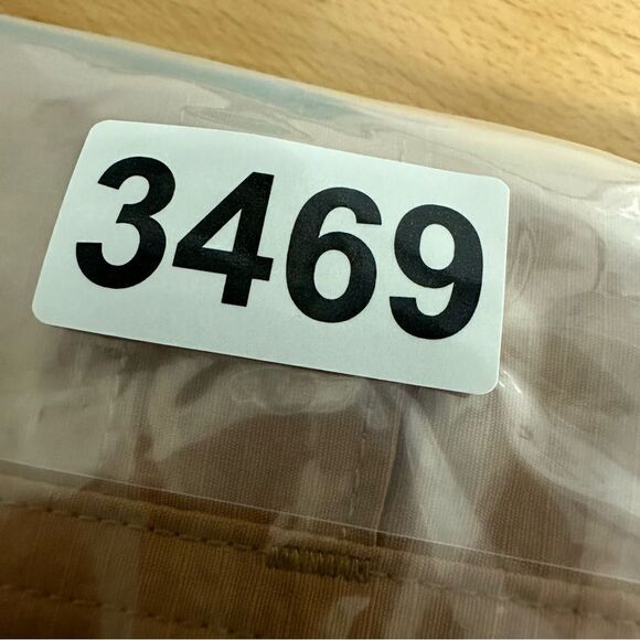 Eddie Bauer Rip Stop Tech Shorts Mens Beige Cargo Elastic Waist Hiking Outdoor - Picture 16 of 16